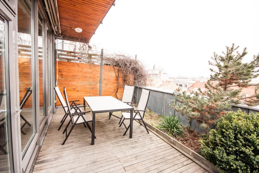Wenceslas Square Lofts Прага Номер фото