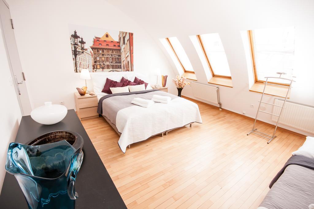 Wenceslas Square Lofts Прага Экстерьер фото